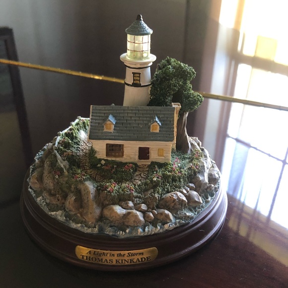 Set of Two Thomas Kinkade Cottages - Picture 4 of 4